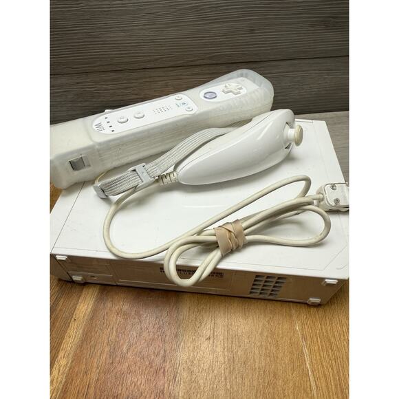 Nintendo Wii Console Wii Bundle (TESTED) Read Description - Picture 4 of 5